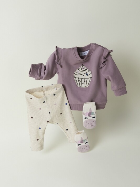 Name it %lookbooks.TITEL%