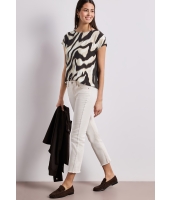 Street One 325081 Bruin midden