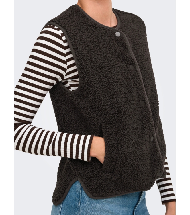 Jacqueline de Yong 15364610 Bruin donker